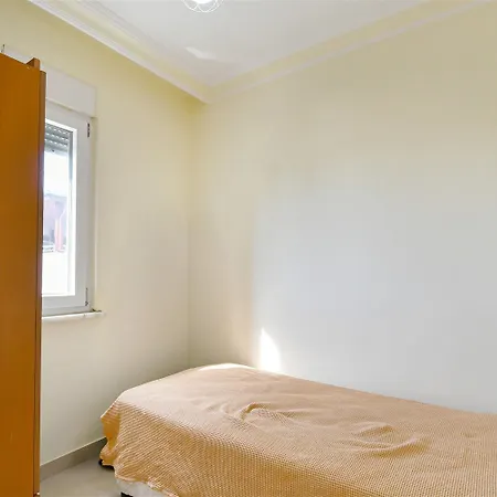 Stone Peaceful Beachfront Living, 2-bedroom In Demirtas Lejlighed