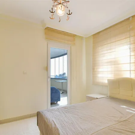 Stone Peaceful Beachfront Living, 2-bedroom In Demirtas דירה